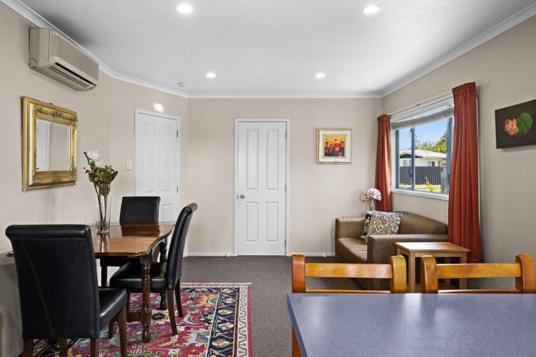 Photo of property in 1a Upham Street, Havelock North, 4130