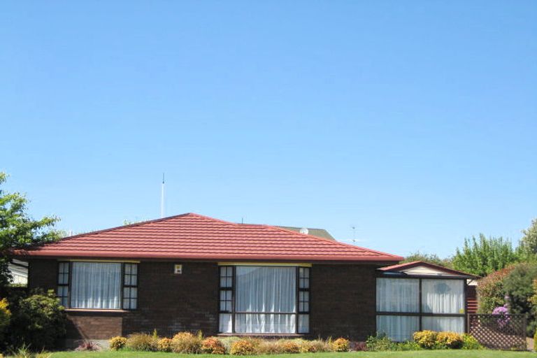 Photo of property in 22 Lowry Avenue, Redwood, Christchurch, 8051