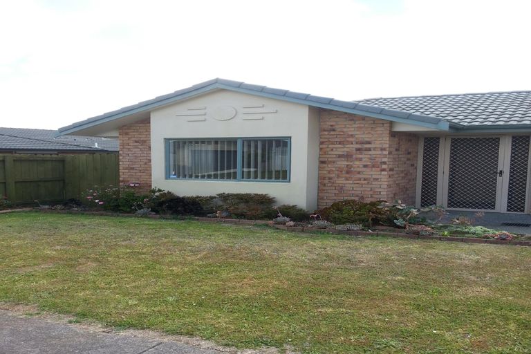 Photo of property in 34 Tussock Avenue, Mangere, Auckland, 2022