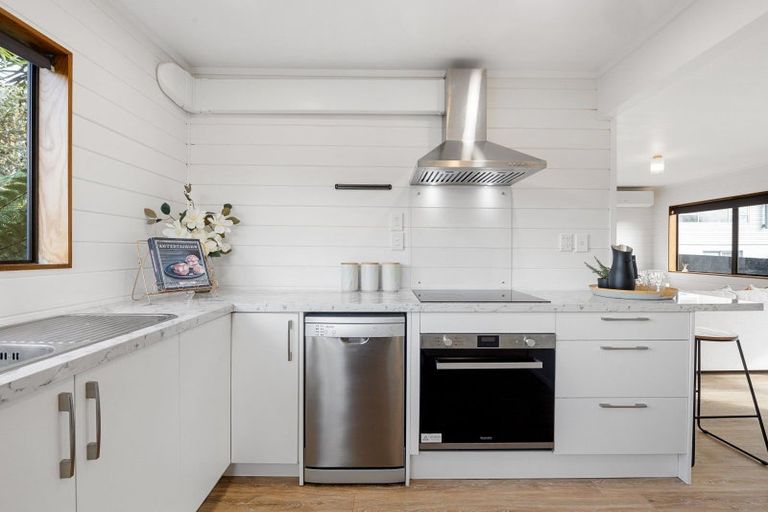 Photo of property in 14 Kiwi Avenue, Forest Lake, Hamilton, 3200