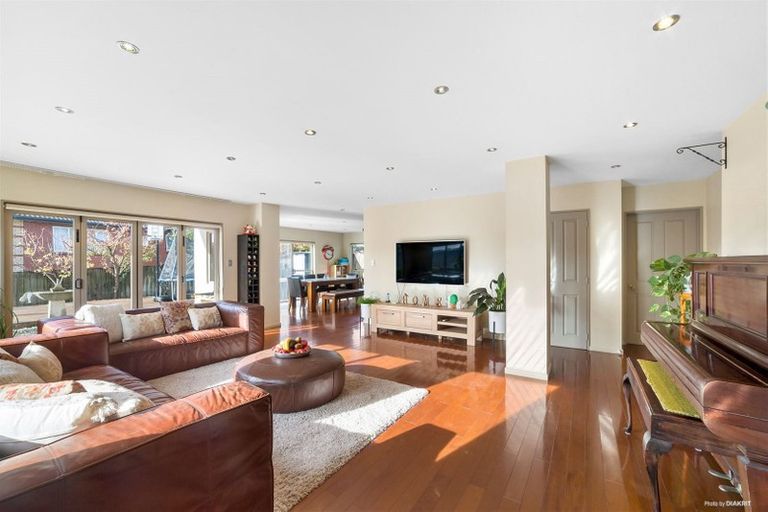 Photo of property in 78 Medallion Drive, Oteha, Auckland, 0632