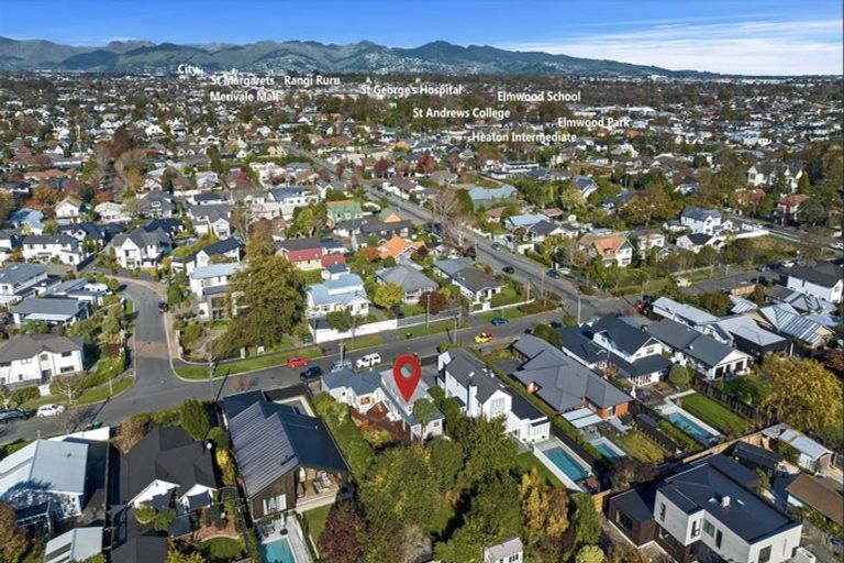 Photo of property in 35 Paparoa Street, Papanui, Christchurch, 8053