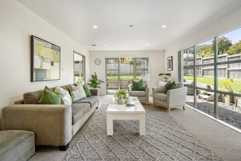 Photo of property in 15 Arirang Rise, Pinehill, Auckland, 0632