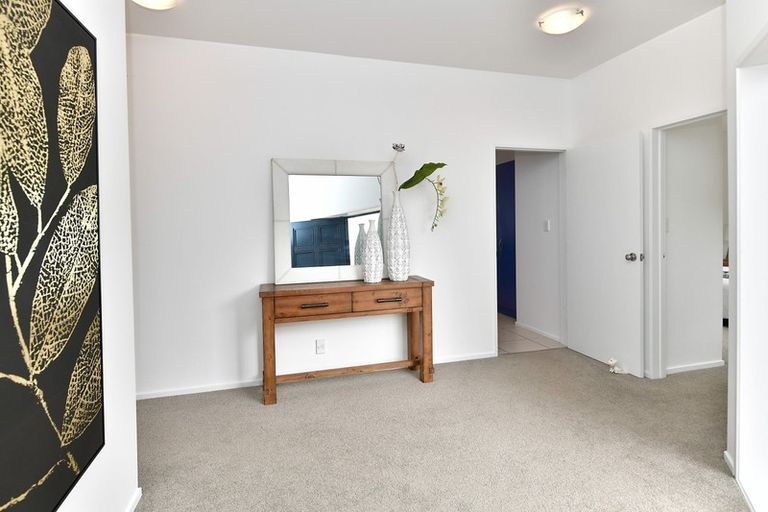 Photo of property in 979 Whangaparaoa Road, Tindalls Beach, Whangaparaoa, 0930