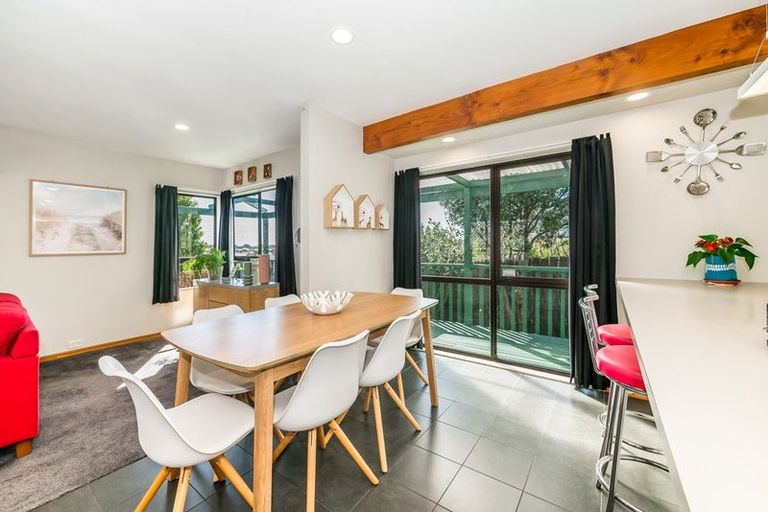 Photo of property in 28 Matenga Street, Waikanae, 5036