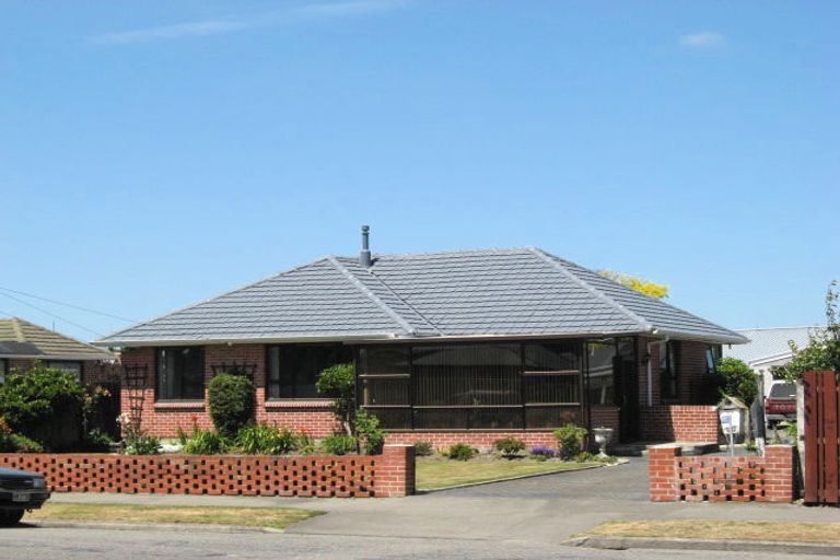 Photo of property in 33 Bentley Street, Russley, Christchurch, 8042