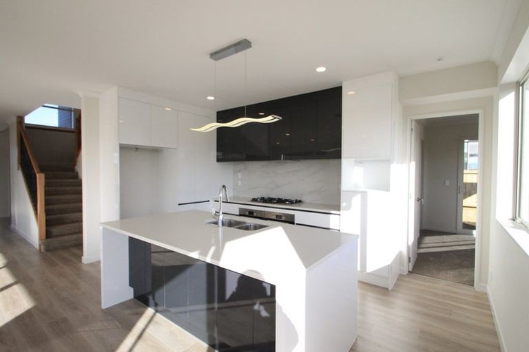 Photo of property in 13 Maka Terrace, Orewa, 0931