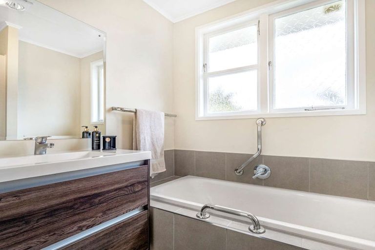 Photo of property in 40 Roger Street, Pukehangi, Rotorua, 3015