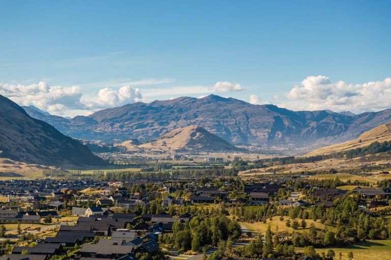 Photo of property in 19 Pendeen Crescent, Jacks Point, Queenstown, 9371