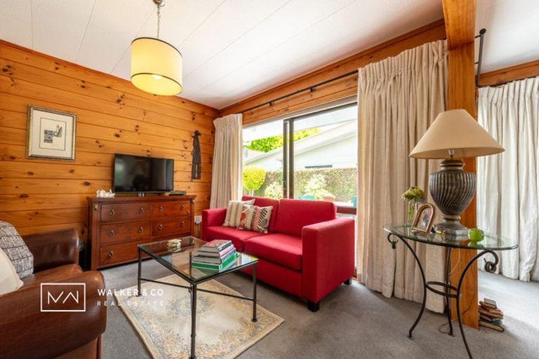 Photo of property in 1 Bathurst Street, Silverstream, Upper Hutt, 5019