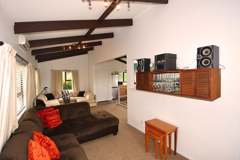 Photo of property in 3 Leigh Road, Leigh, 0985