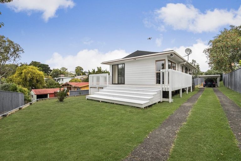 Photo of property in 34 Aquarius Avenue, Glen Eden, Auckland, 0602