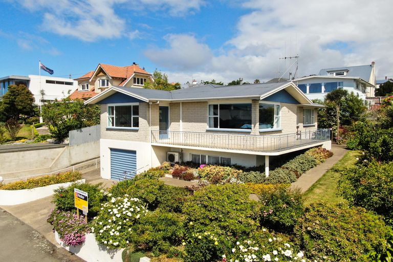 Photo of property in 18 Wharfe Street, South Hill, Oamaru, 9400