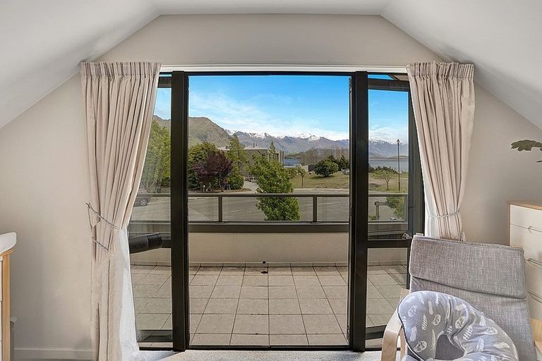 Photo of property in 4 Baker Grove, Wanaka, 9305