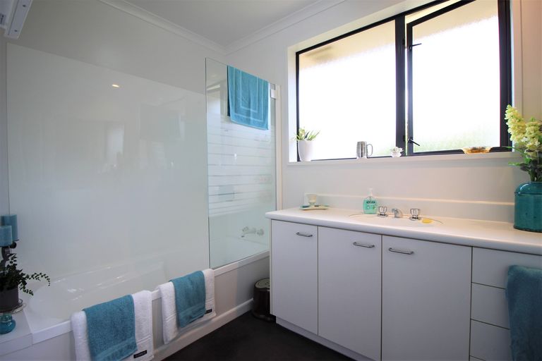 Photo of property in 1 Pines Road, Alexandra, 9320