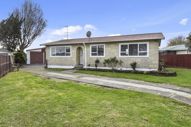 Photo of property in 18 Marybeth Place, Rosehill, Papakura, 2113