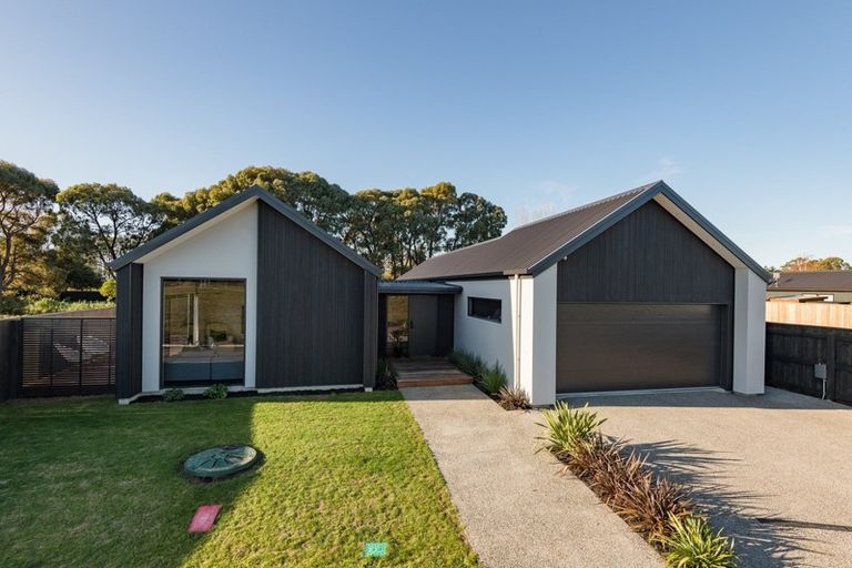 Photo of property in 21 Rana Place, Mapua, 7005