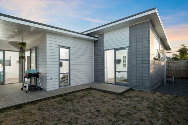 Photo of property in 18 Oka Street, Papamoa Beach, Papamoa, 3118