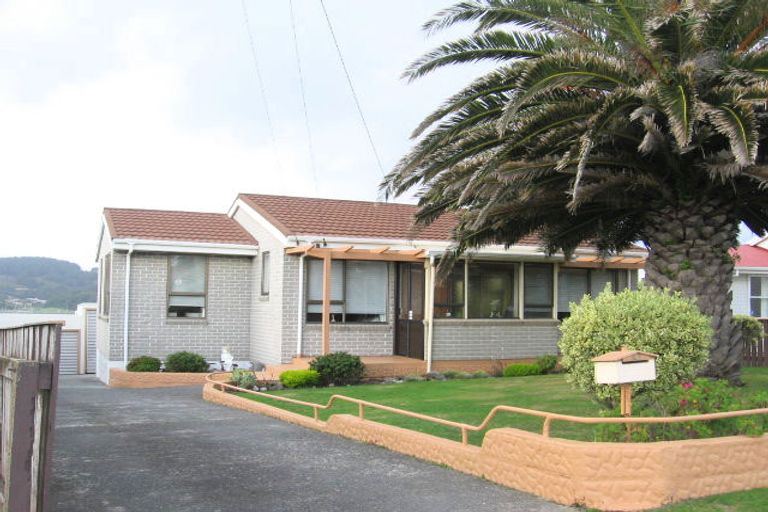 Photo of property in 37 Waiuta Street, Titahi Bay, Porirua, 5022
