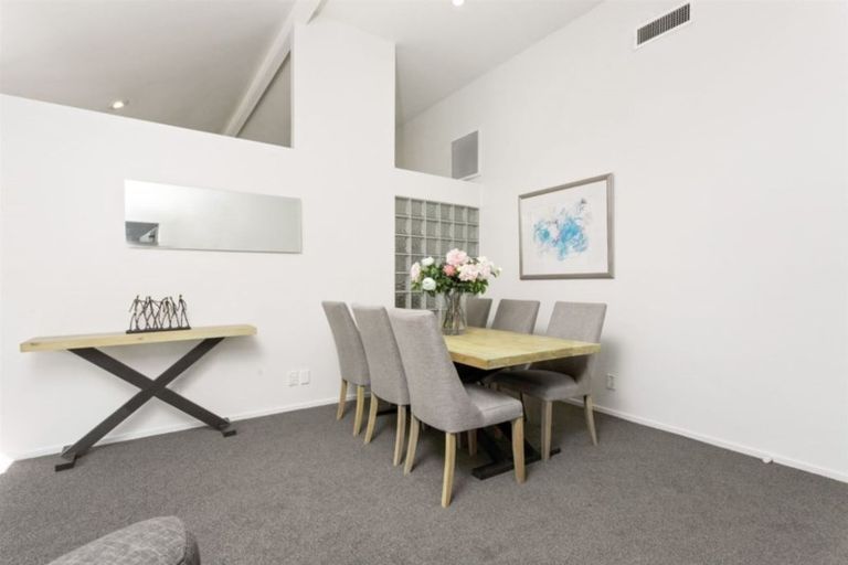 Photo of property in 11 Cricklewood Place, Avonhead, Christchurch, 8042