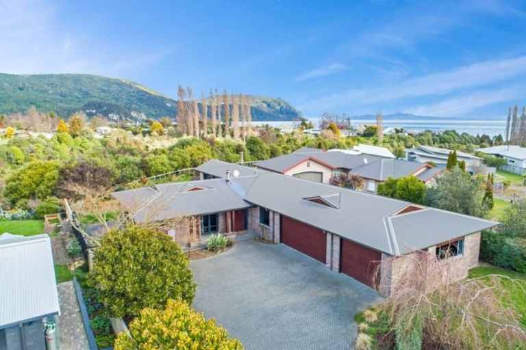 Photo of property in 141 Lisland Drive, Kinloch, Taupo, 3377