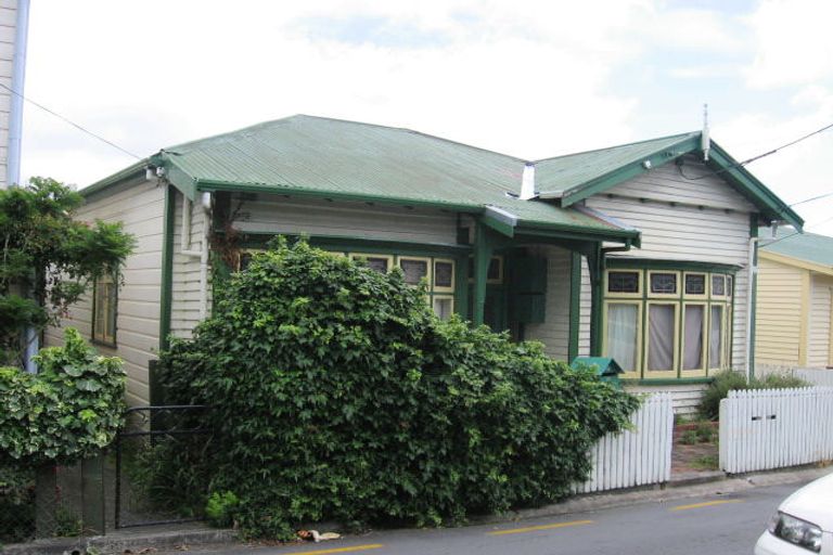 Photo of property in 7 Moir Street, Mount Victoria, Wellington, 6011
