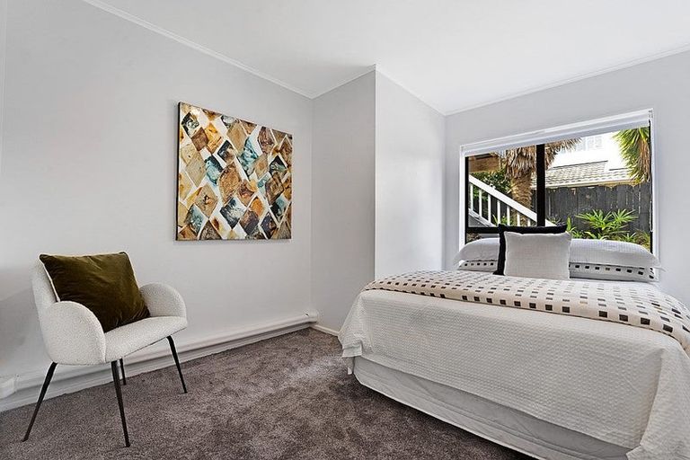 Photo of property in 1/461 Beach Road, Murrays Bay, Auckland, 0630