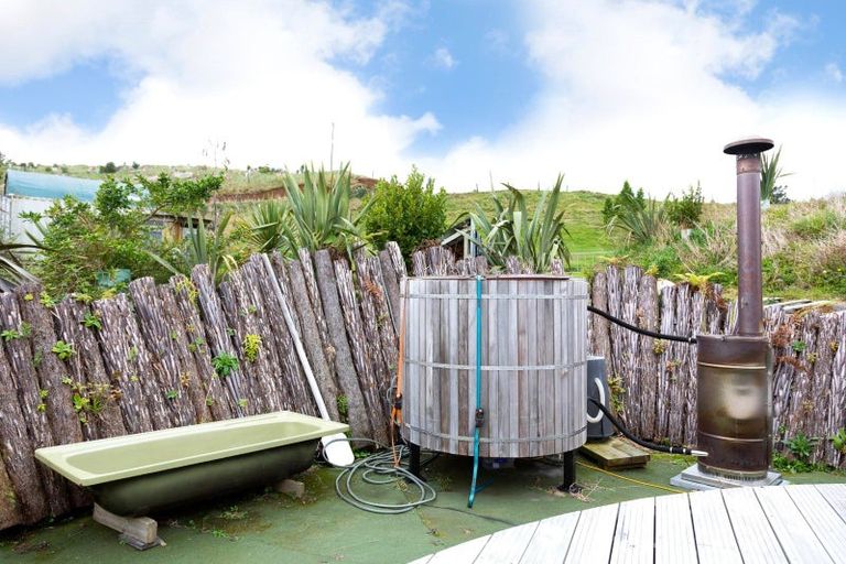 Photo of property in 456 Barrett Road, Omata, New Plymouth, 4374