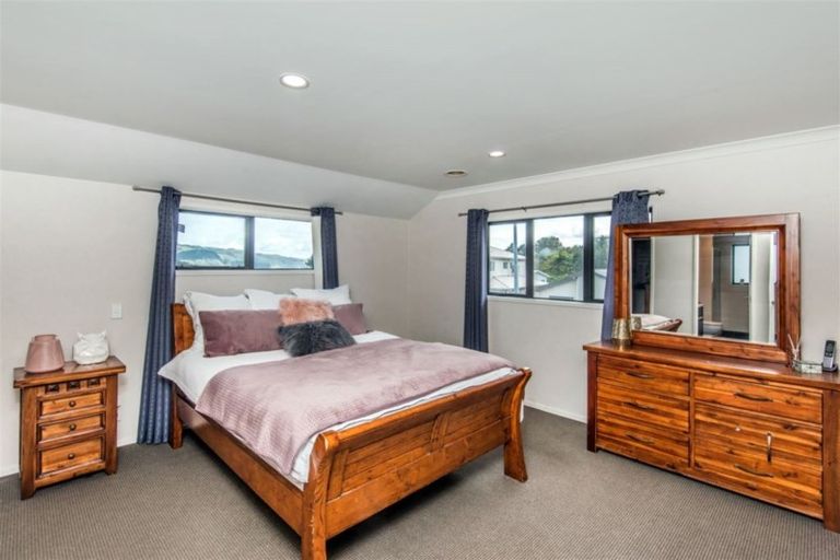 Photo of property in 4 Saint Lucia Place, Grenada Village, Wellington, 6037