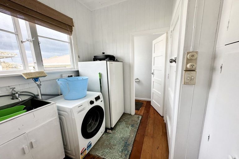 Photo of property in 12 Douglas Street, Hawera, 4610