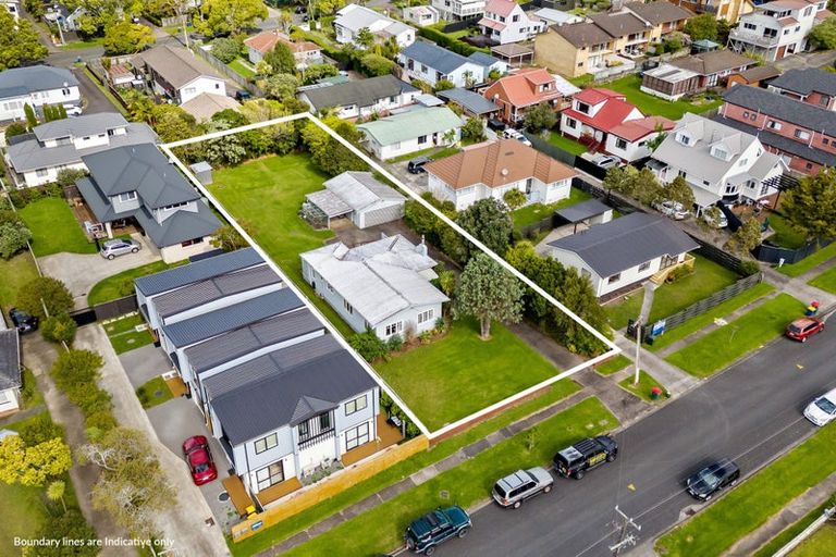 Photo of property in 93 Lynwood Road, New Lynn, Auckland, 0600