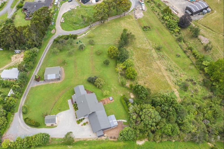 Photo of property in 245 Wallace Road, Koputaroa, Levin, 5571