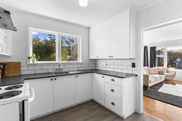 Photo of property in 20 Parera Grove, Heretaunga, Upper Hutt, 5018