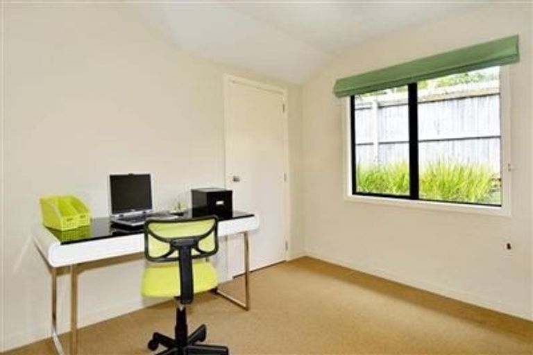 Photo of property in 23 Black Teal Close, Unsworth Heights, Auckland, 0632