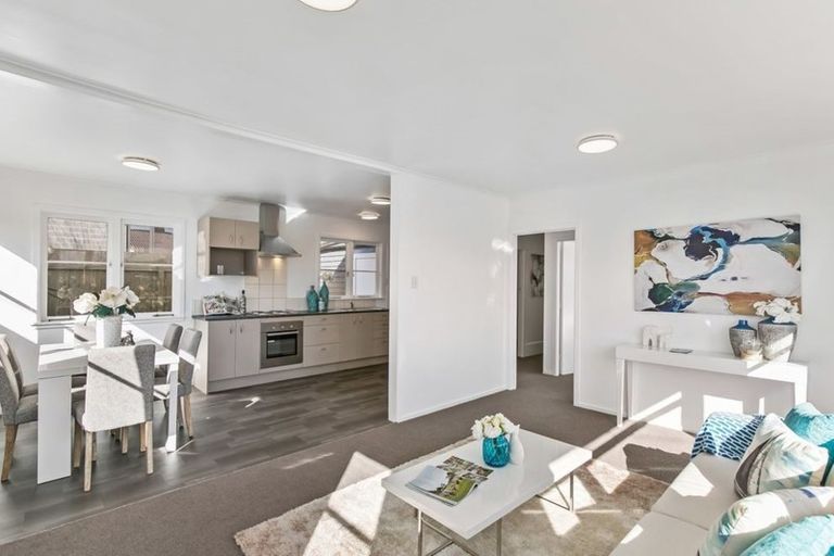 Photo of property in 53a Sylvan Crescent, Te Atatu South, Auckland, 0610