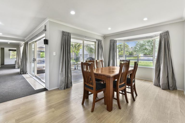 Photo of property in 1 Frank Knight Place, Waiuku, 2123