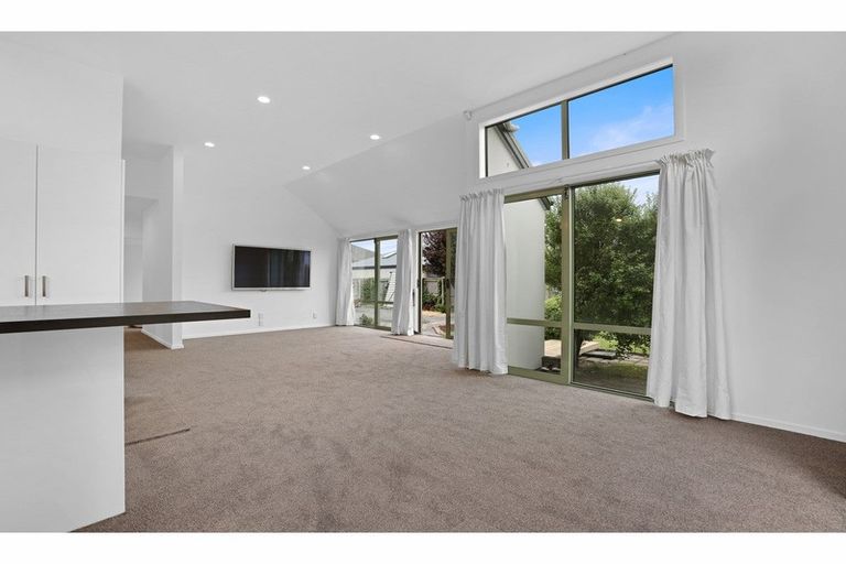 Photo of property in 2/83 Sullivan Avenue, Woolston, Christchurch, 8023