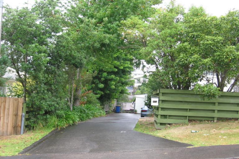 Photo of property in 2/11 Lavery Place, Sunnynook, Auckland, 0632