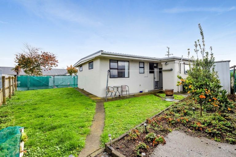 Photo of property in 17 Rimu Street, Hawera, 4610