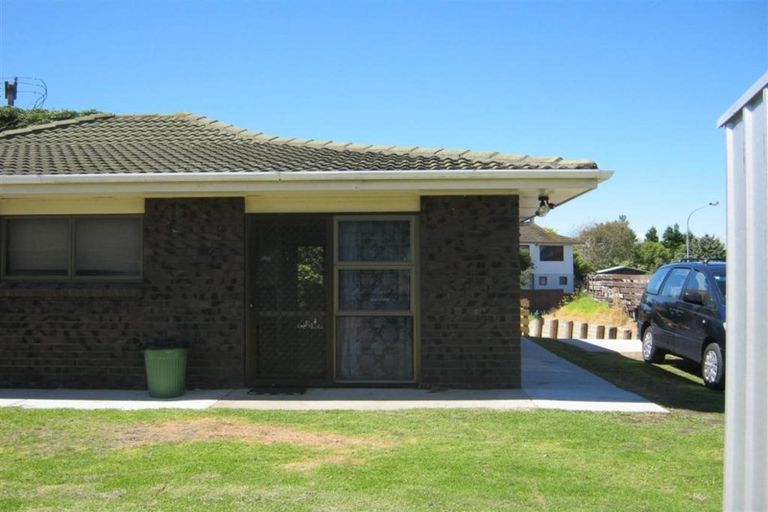 Photo of property in 8b Domain Road, Papamoa Beach, Papamoa, 3118