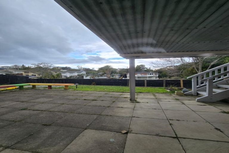 Photo of property in 18 Long Street, Torbay, Auckland, 0630