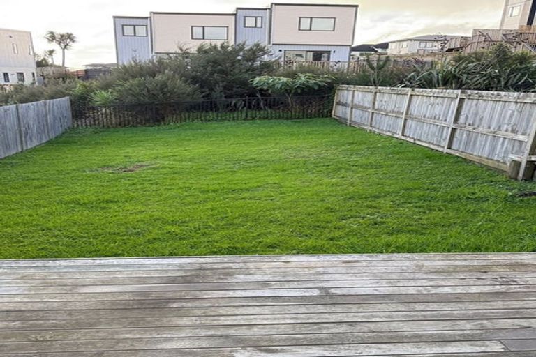 Photo of property in 3b Putiputi Way, Papakura, 2110