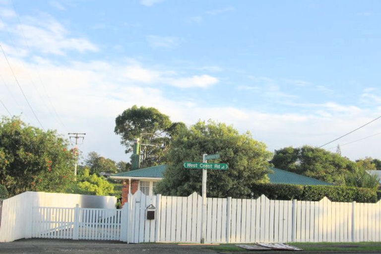 Photo of property in 392 West Coast Road, Glen Eden, Auckland, 0602