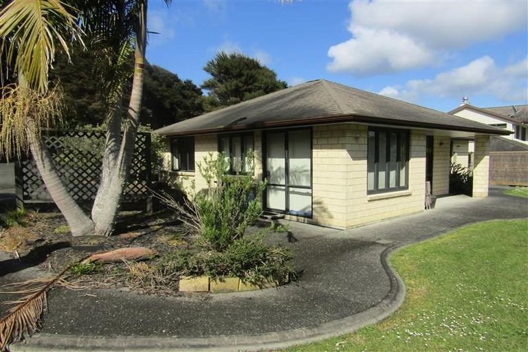 Photo of property in 337 Glenvar Road, Long Bay, Auckland, 0630