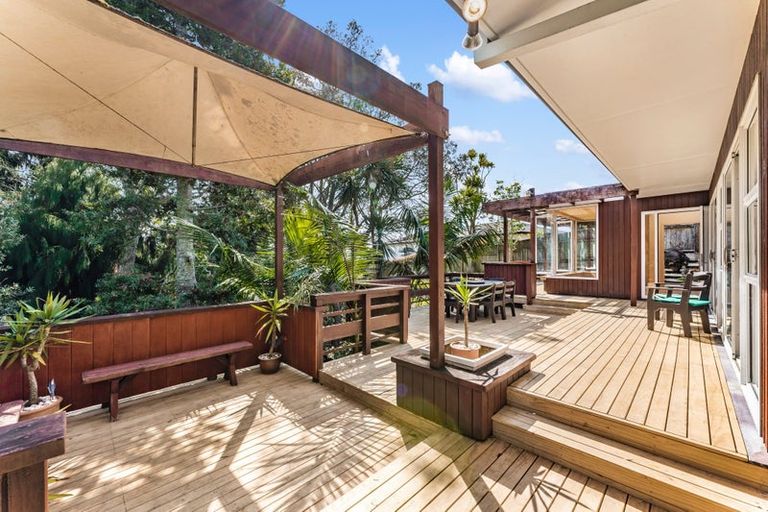 Photo of property in 603 East Coast Road, Browns Bay, Auckland, 0632
