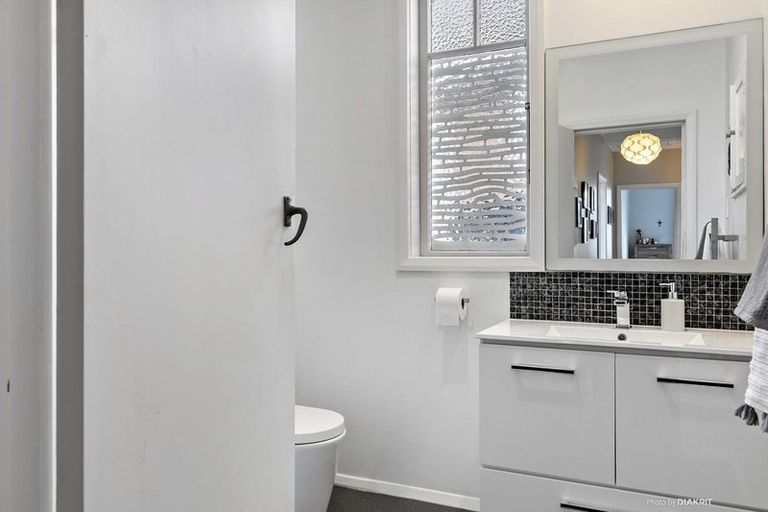 Photo of property in 22 Mandalay Terrace, Khandallah, Wellington, 6035