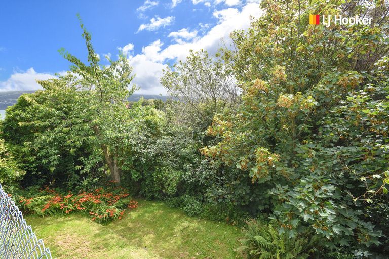 Photo of property in 15 Porterfield Street, Macandrew Bay, Dunedin, 9014