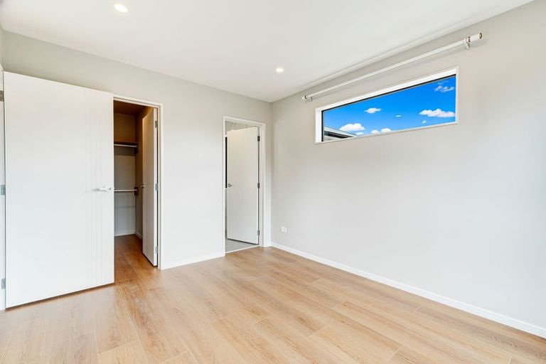 Photo of property in 25b Withers Road, Glen Eden, Auckland, 0602