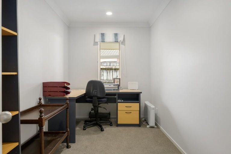 Photo of property in 35 Admiral Crescent, Flagstaff, Hamilton, 3210