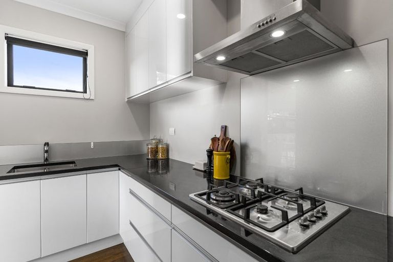 Photo of property in 16 Miller Rise, Silverdale, 0932